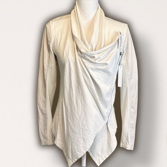 NWT Blank NYC Cream Vegan Leather Mixed Media Asymmetrical Zip Jacket Size Small - Picture 2 of 16